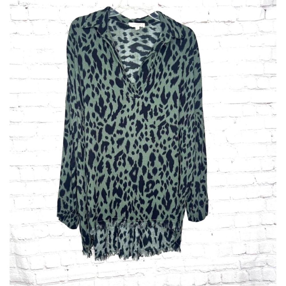 Umgee Wms XL Wild About You Green Leopard Print Tunic Blouse Raw Edge Hem